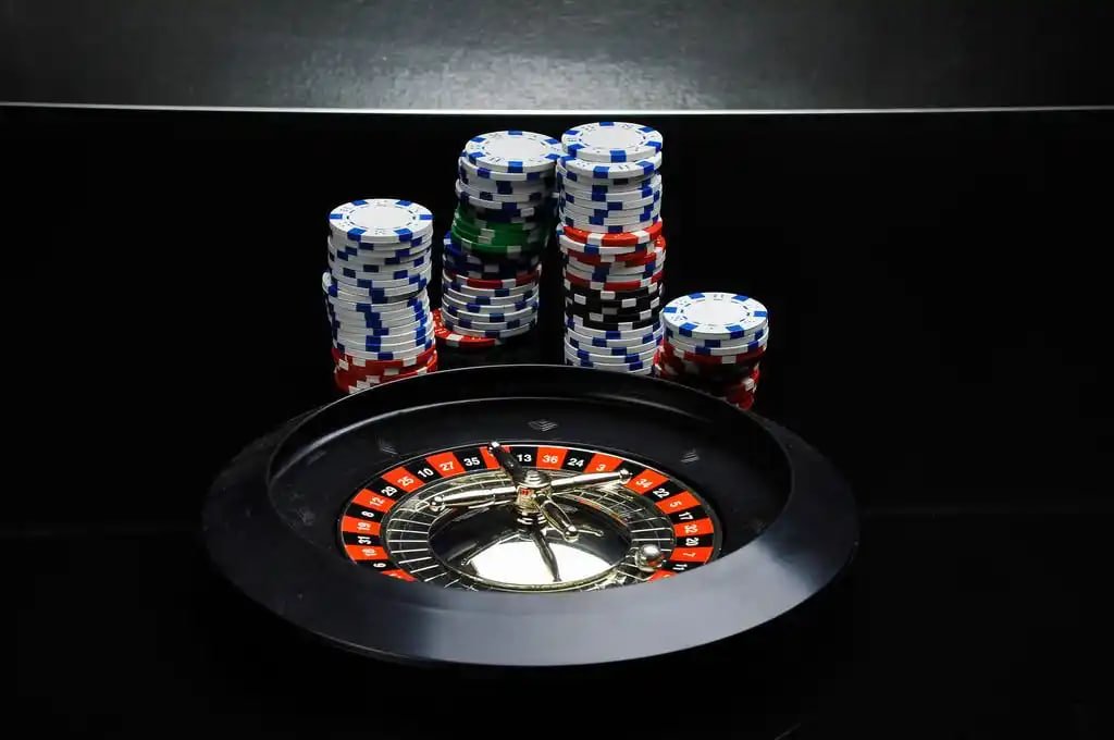 Gambaran platform spesial4d dengan akses sportsbook dan live casino melalui mobile
